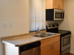 702 W Washington St #7, Champaign, IL