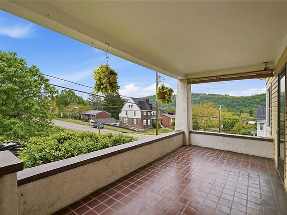 3rd image of 301 N Highland Ave