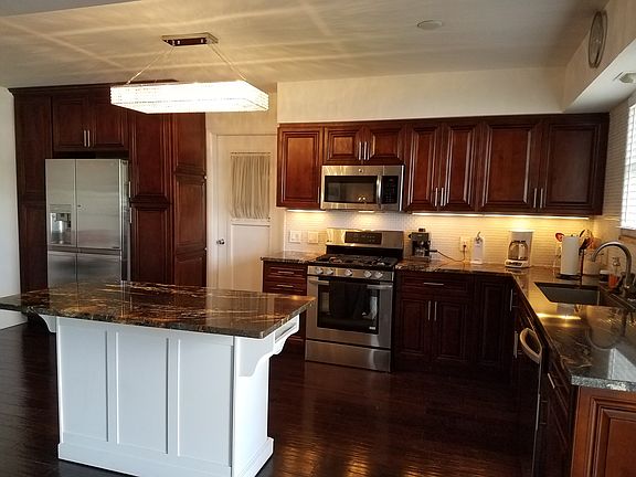 3rd image of 141 Bryn Mawr Dr