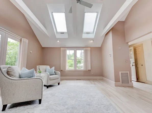 51 Norfolk St, Needham, MA 02492