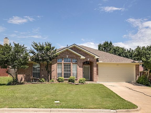 2nd image of 1713 Windcastle Dr