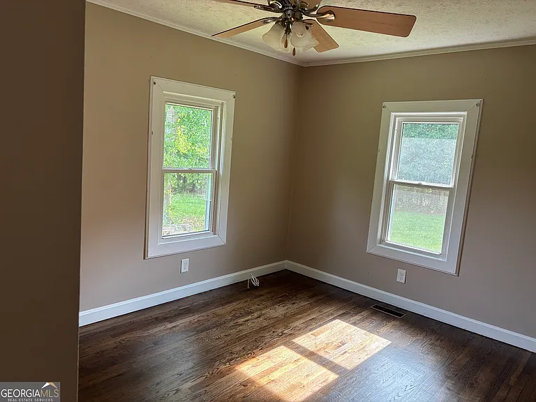1402 Dewey St — Photo 21