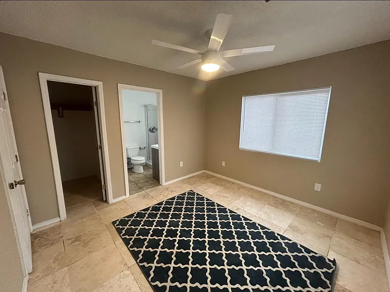 2121 Coal Ave SE #A — Photo 5