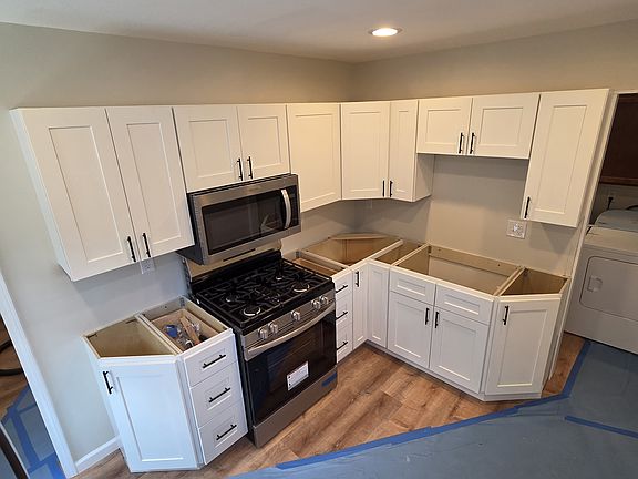 2nd image of 469 Woodlawn Ave