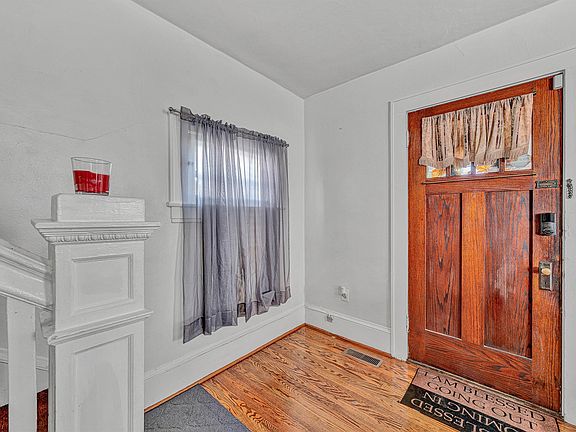 4th image of 1628 Rugby Blvd NW