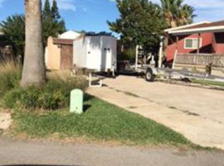 733 E Clam Cir, Port Isabel, TX 78578