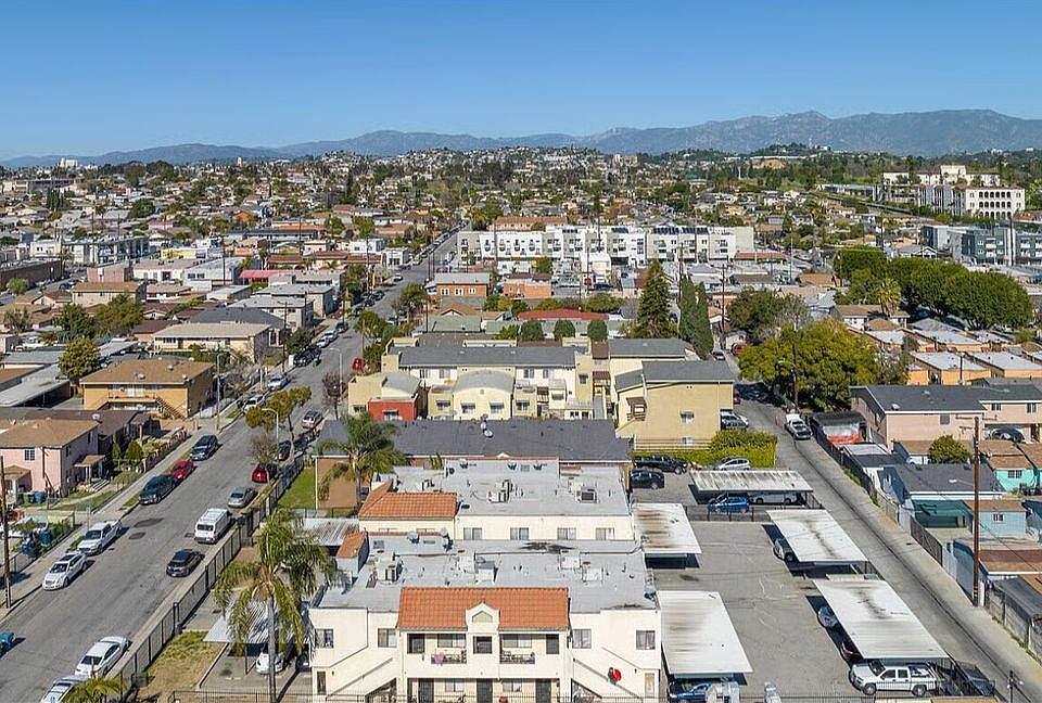 2nd image of 1006 S Record Ave