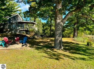 6688 Aarwood Rd NW, Rapid City, MI 49676