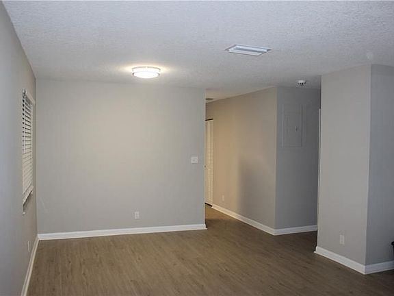 5th image of 1209 NE 6th St