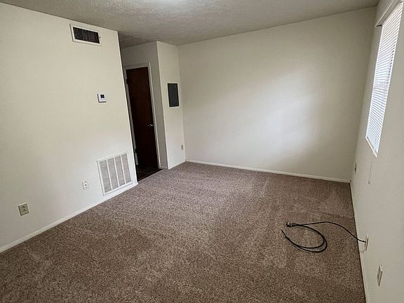 2nd image of 115 N Debardeleben St #1B-1Ba-445Sqft