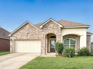100 E Lake Ct, Slidell, LA 70461