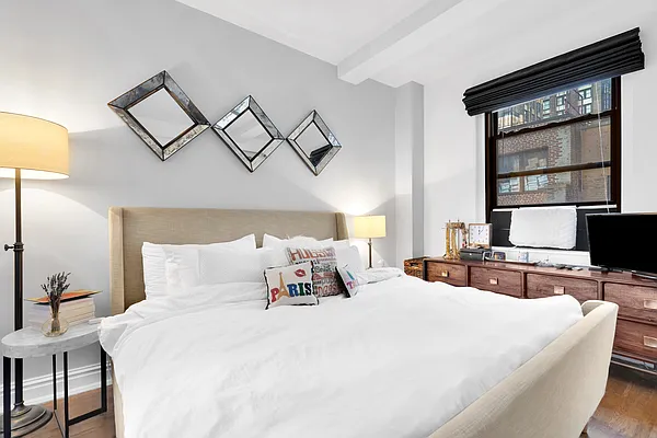 Rented by Douglas Elliman | media 7