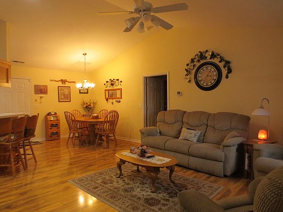 2nd image of 671 Fox Run Cir S