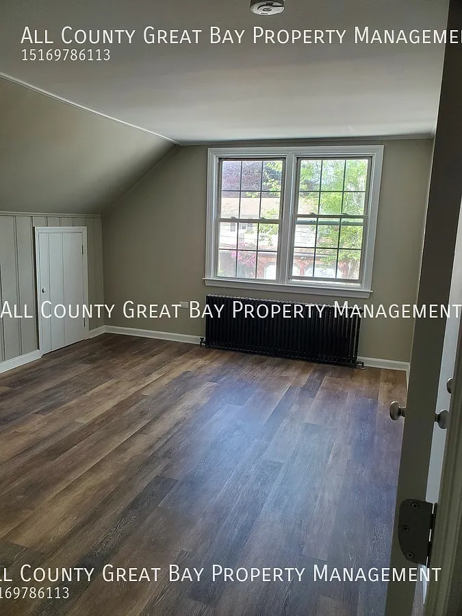 Cozy Two Bedroom Apartment In Huntington Station - Heat And Electric Included — Photo 4