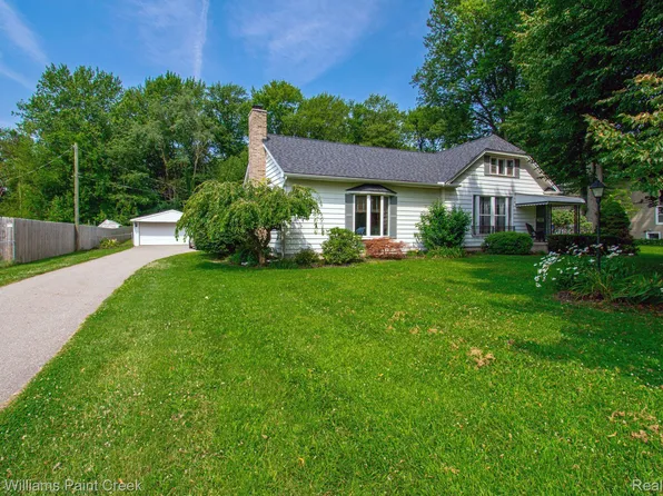 37837 Townhall St, Harrison Township, MI 48045