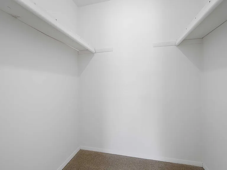 Foxridge Apartment Homes — Photo 228