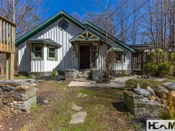 577 Paul McCoy Road, Lake Toxaway, NC 28747