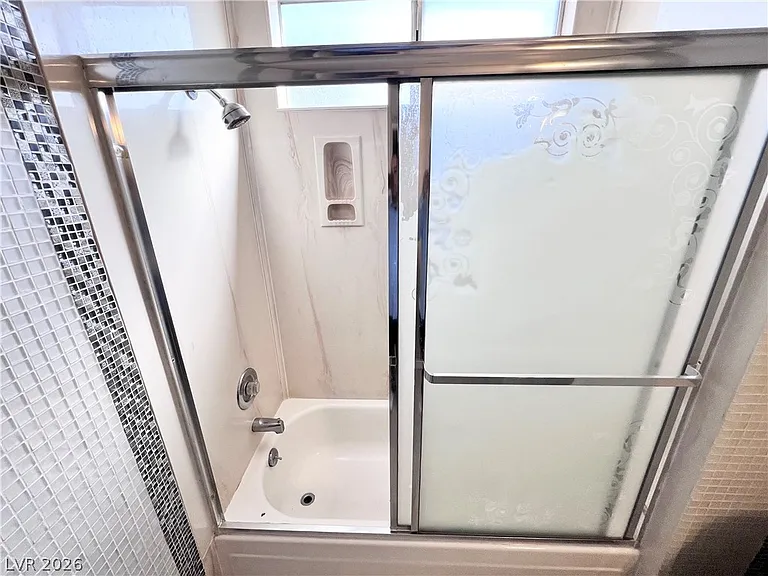 5009 Mesa View Dr — Photo 24