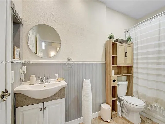 16339 Malibu Dr — Photo 14