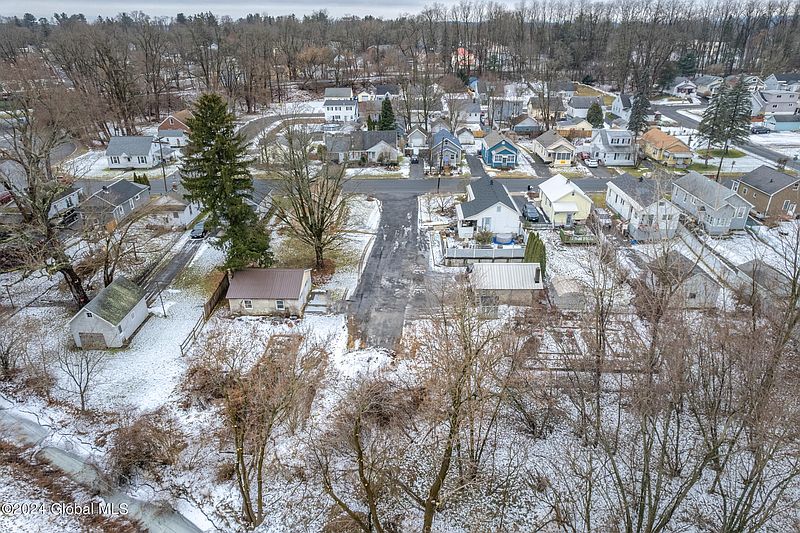 4th image of 7 Euclid Avenue