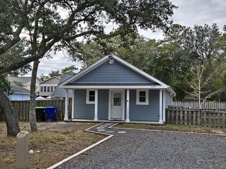 1st image of 229 NE 45th St