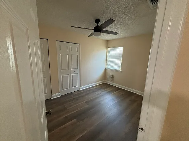 Bedroom 2 can fit queen bed