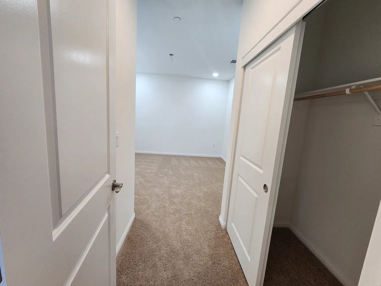1 bed, 550 sqft, $1,350 — Photo 3