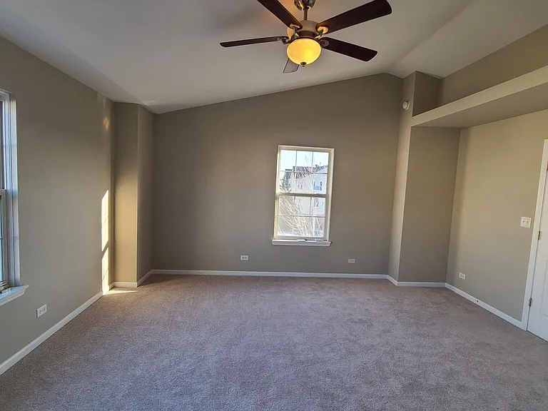 Master bedroom - Alternate view of bright, large windows