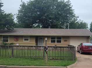 105 SW 45th St, Lawton, OK 73505