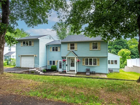 8 Tharratt Pl, Whitesboro, NY 13492