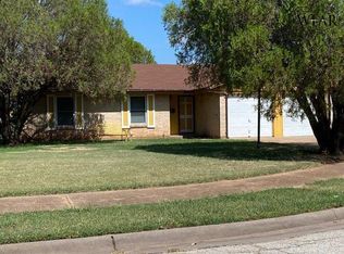 2 Brandy Ln, Wichita Falls, TX 76306