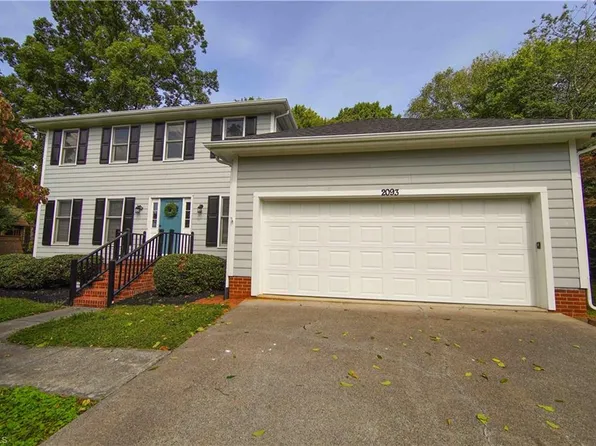 2093 Heidelbury Dr, Winston Salem, NC 27106