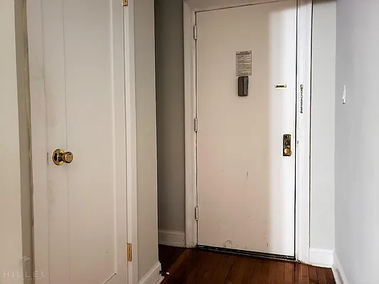 Rented by Hillel Realty Group | media 16