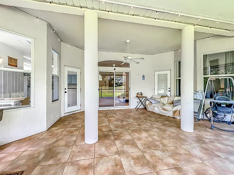 2125 Emerald Green Cir — Photo 52