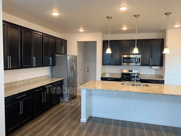 811 Marine Corps Dr — Photo 4