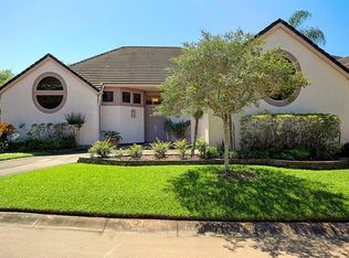 2614 Dunes Dr, League City, TX 77573
