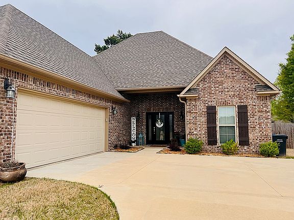 2nd image of 1023 Mark Cir