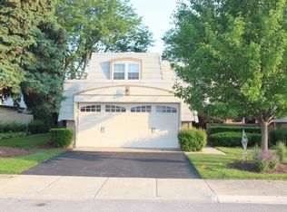 647 Dauphine Ct UNIT A, Elk Grove Village, IL 60007