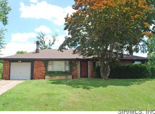 6 Flamingo Dr, Belleville, IL 62223