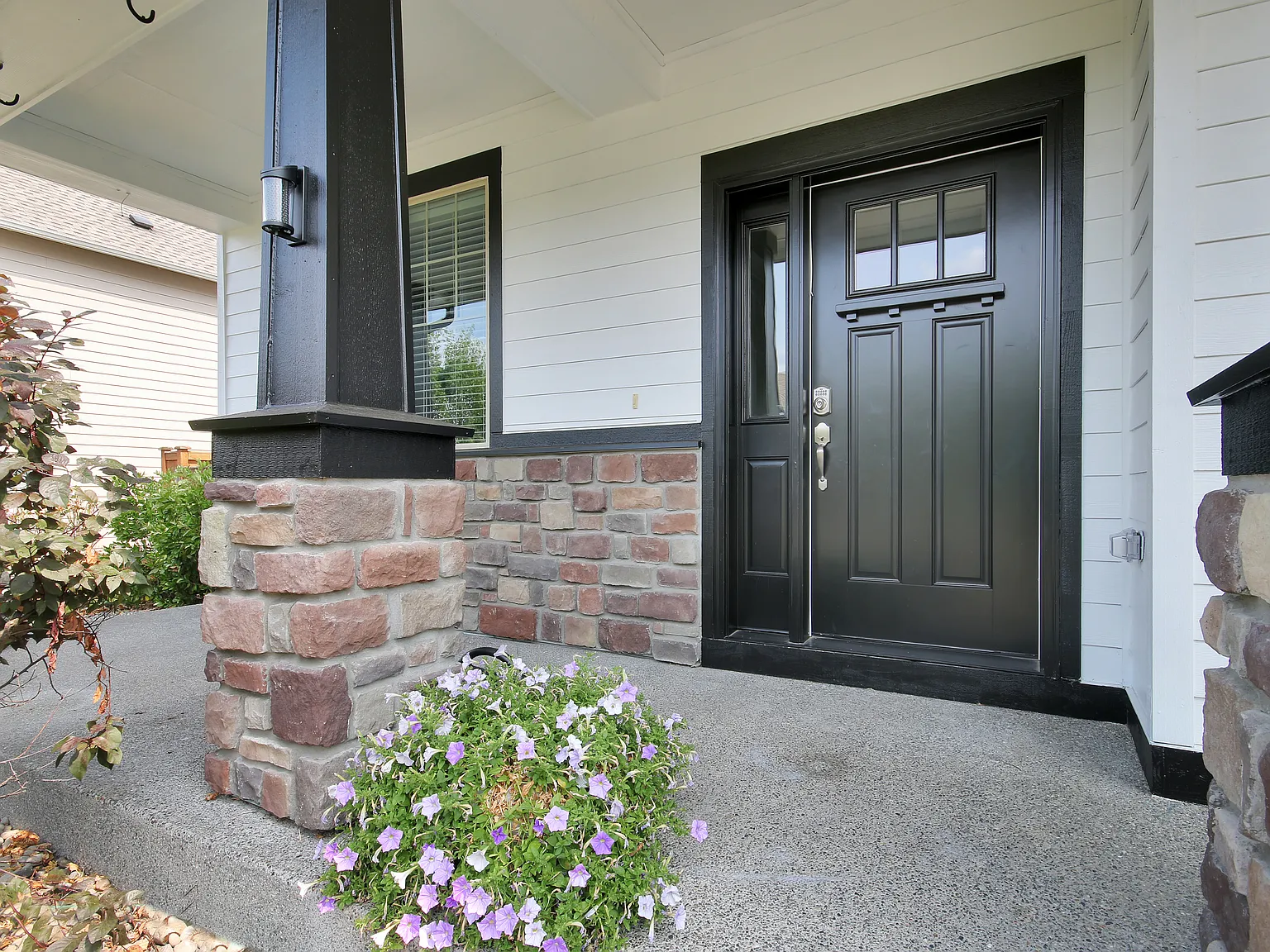 4 bed, 2.5 bath, 2692 sqft, $4,000 — Photo 4