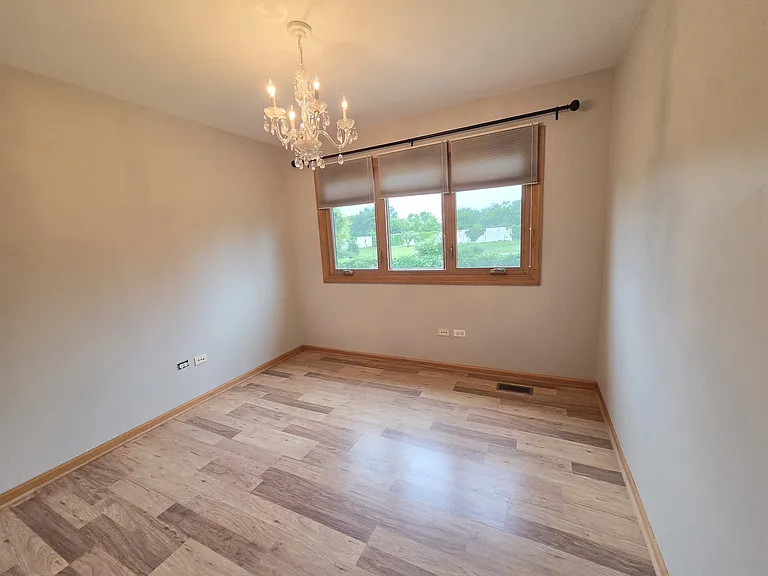8112 Rutherford Dr — Photo 9