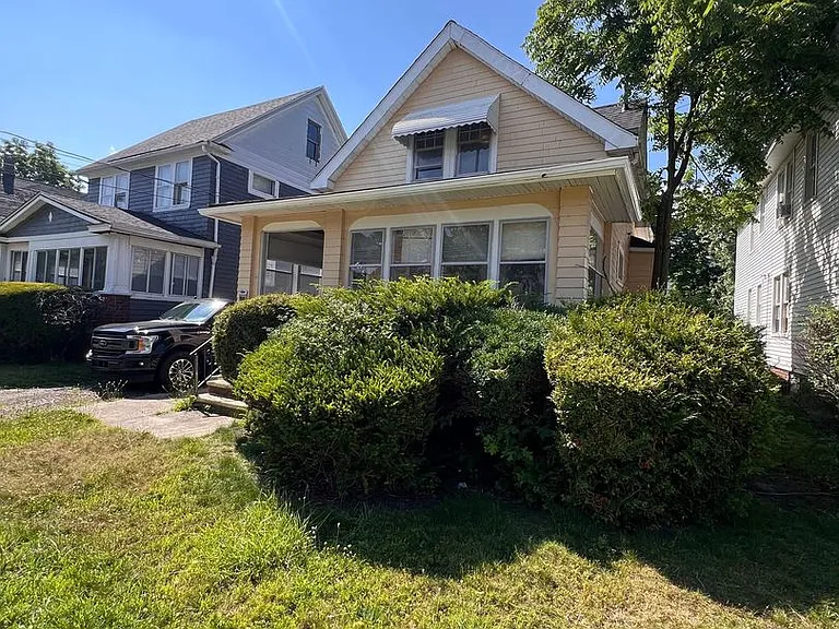 15912 Parkgrove Ave — Photo 1