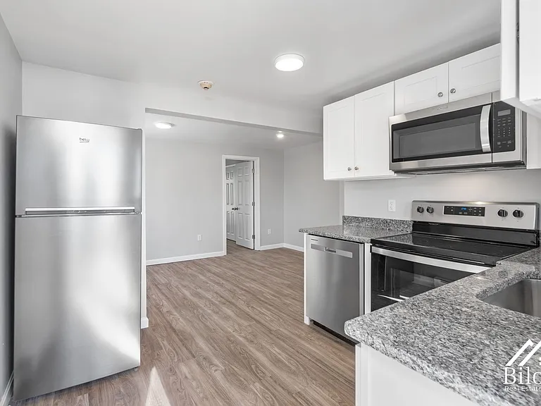242 Waterman Avenue — Photo 19