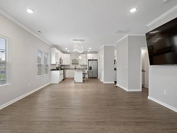 2nd image of 50 Manly St