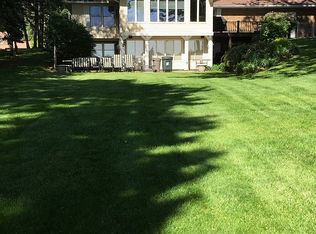 43701 Carla Dr, Paw Paw, MI 49079