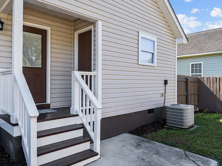 1215 Wooster St — Photo 28