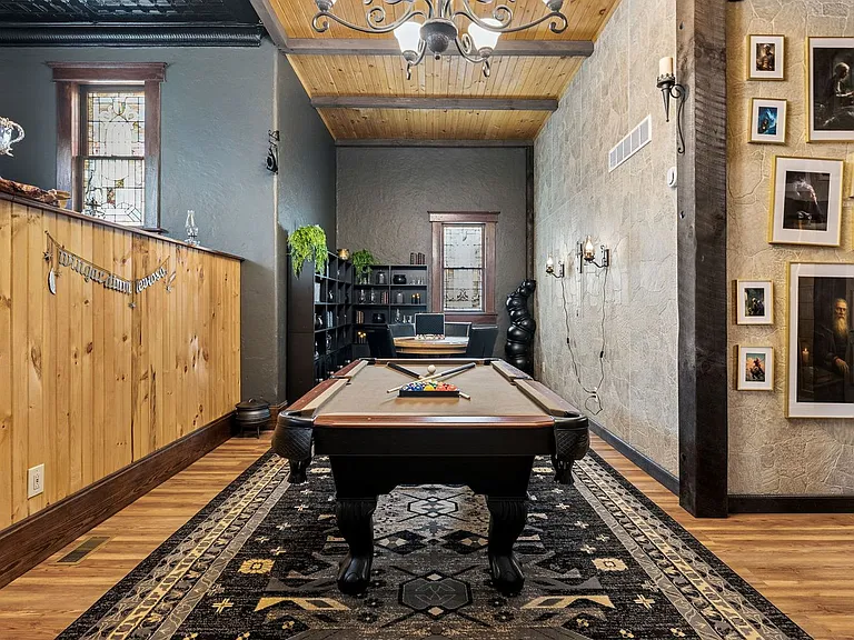 Building's Lounge