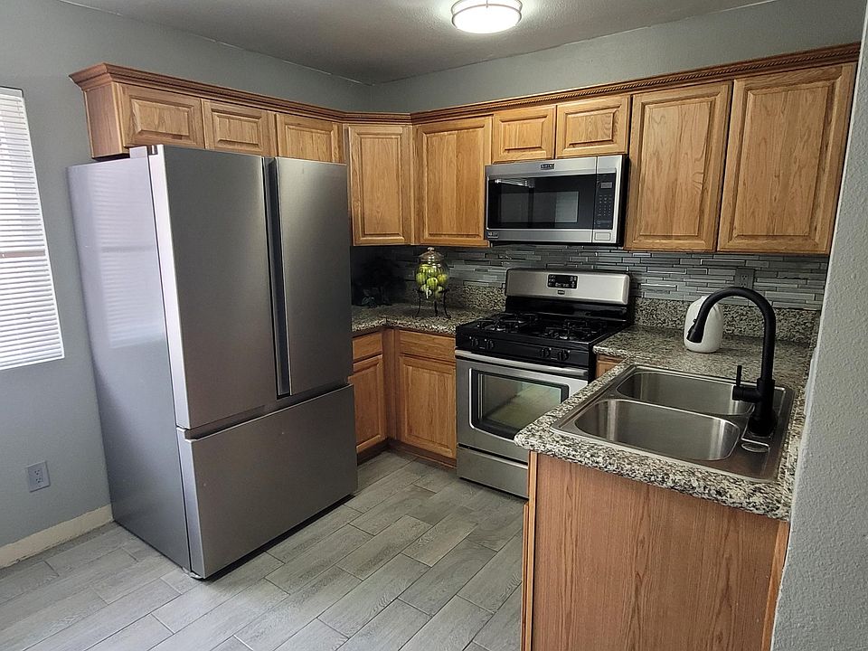 1st image of 7104 Garden Dr #1