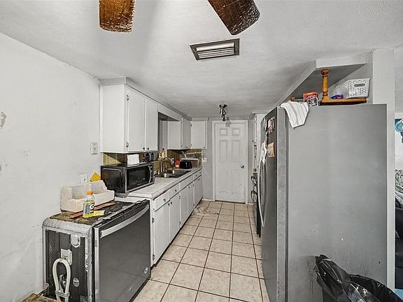 3rd image of 6249 MAPLEWOOD DRIVE
