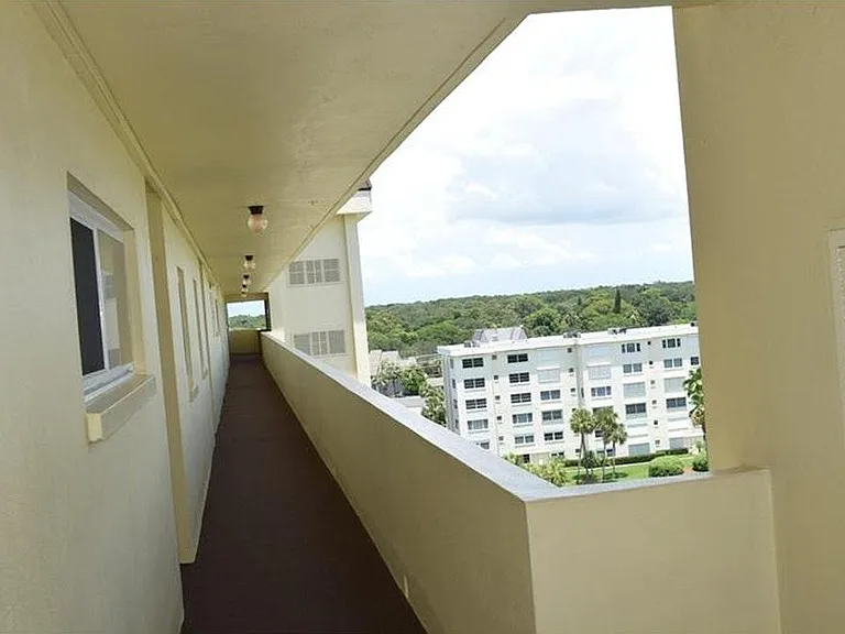Cove Cir — Photo 4
